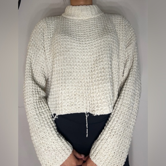 Distressed cream knit sweater - Picture 1 of 4